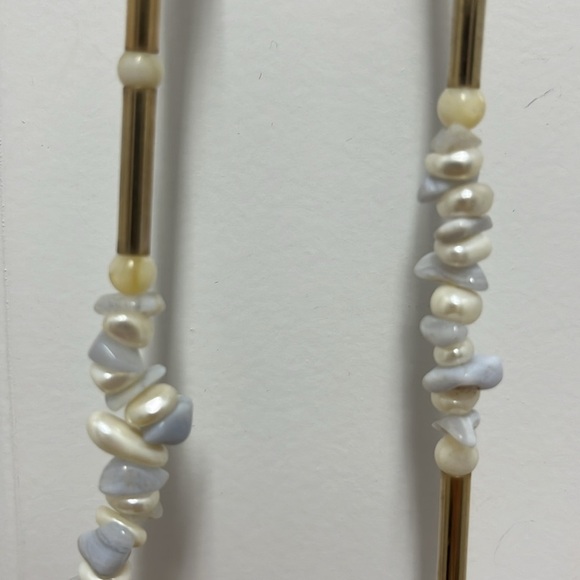 Chunky Pearl and Gold‎ Beaded Necklace - Picture 2 of 3